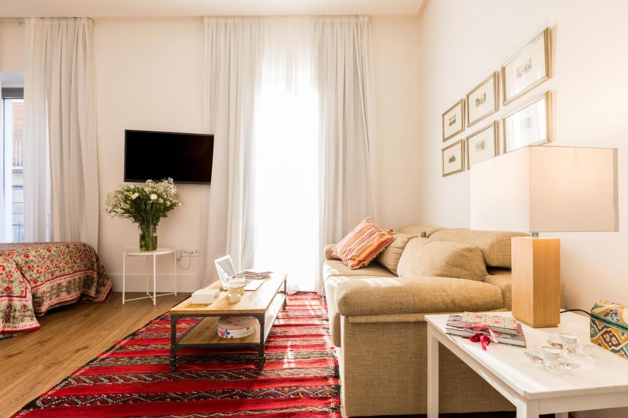 Sevilla Home Center Suites ภายนอก รูปภาพ