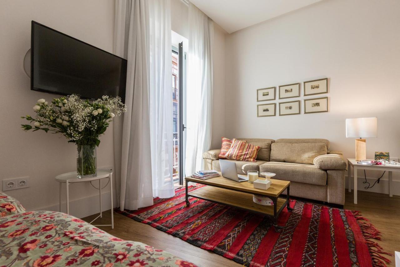 Sevilla Home Center Suites ภายนอก รูปภาพ